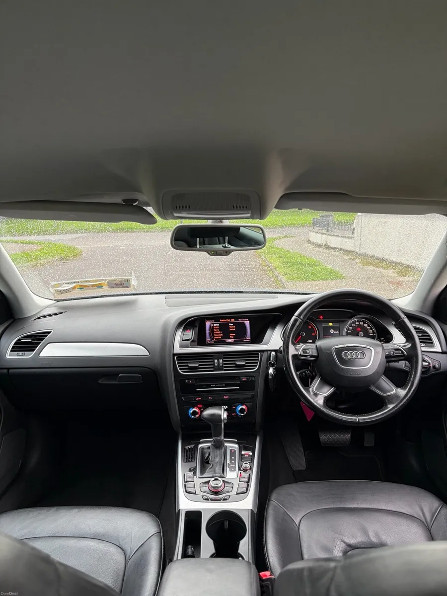 Audi A4 Estate, Automatic - Image 6