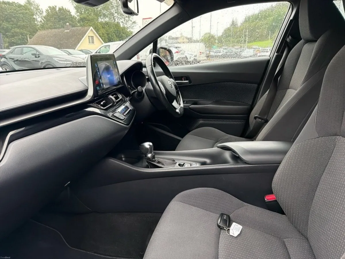 Toyota C-HR C-HR HYBRID LUNA - Image 6