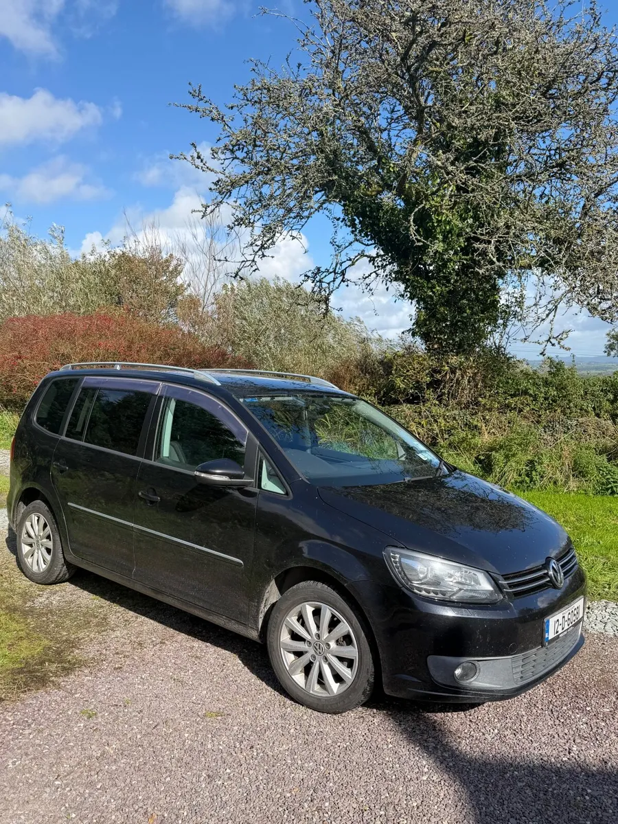 Volkswagen Touran 2012 - Image 1
