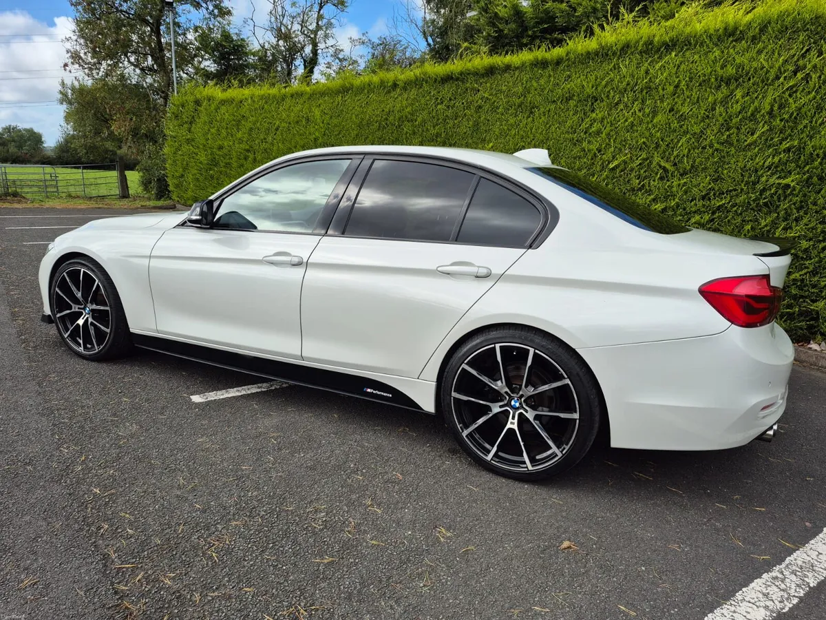 BMW 320d 2016 - Image 3