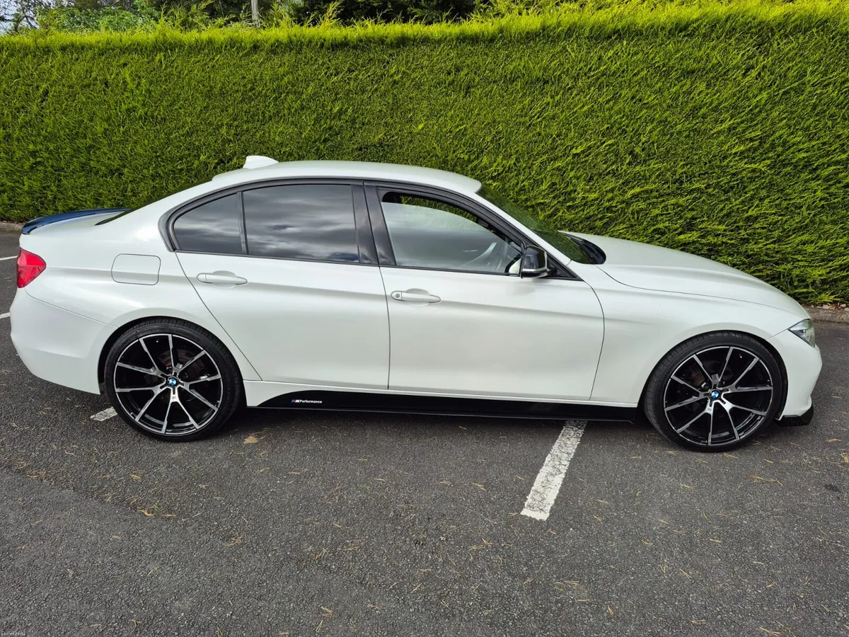 BMW 320d 2016 - Image 5