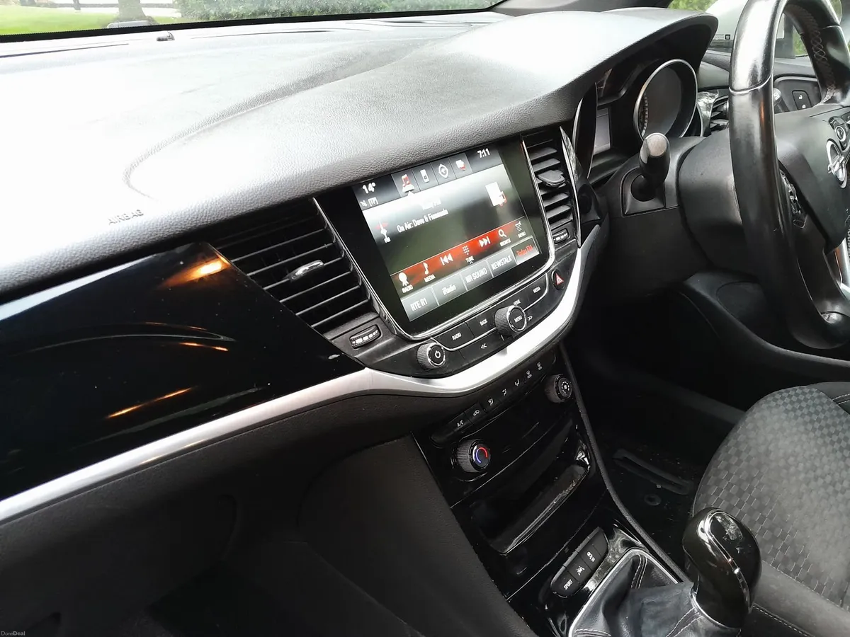 2017 Opel Astra 1,6 tax 01/27 nct 01/27 - Image 2