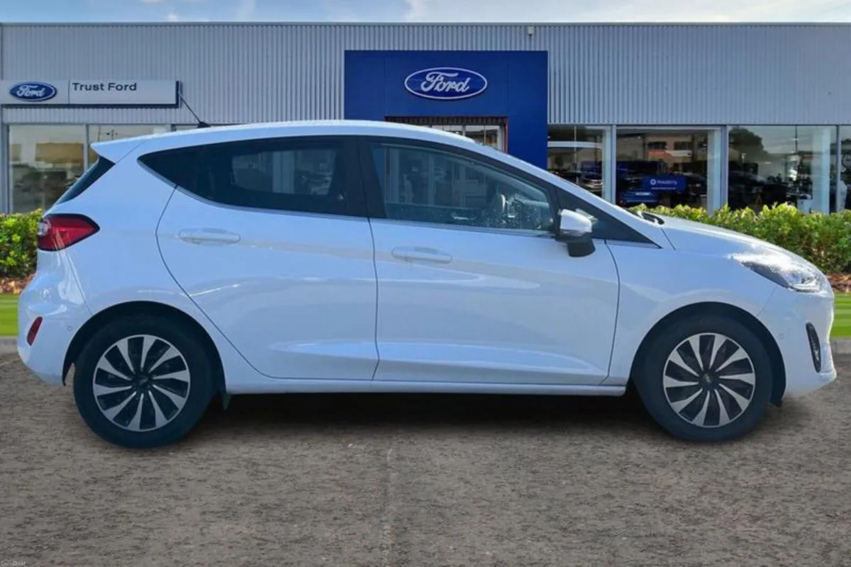 Ford Fiesta 1.0 EcoBoost Hybrid mHEV 125 Titanium - Image 3