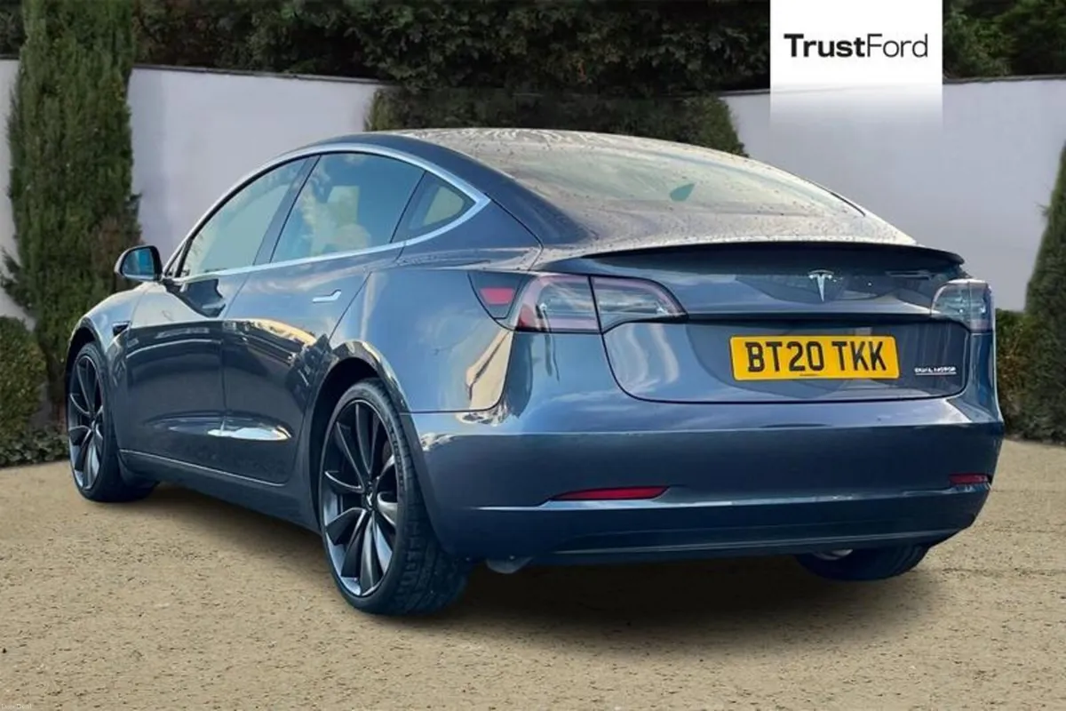 Tesla Model 3 Performance AWD 4dr [Performance Upg - Image 2