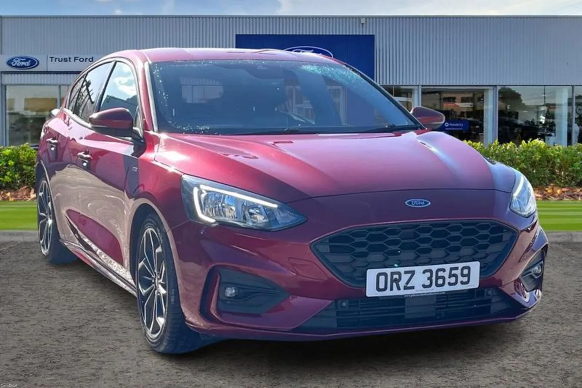 Ford Focus 1.0 EcoBoost 125 ST-Line X 5dr - Image 1
