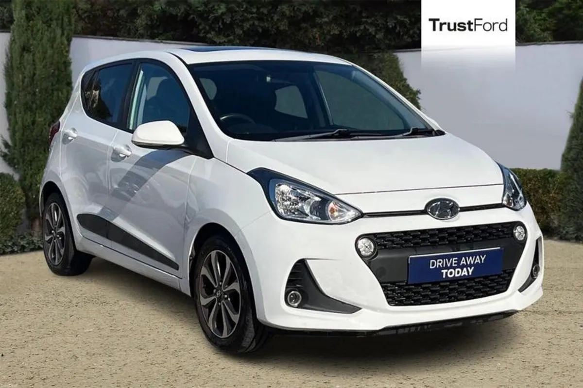 Hyundai i10 1.2 Premium SE 5dr- Heated Front Seats - Image 1