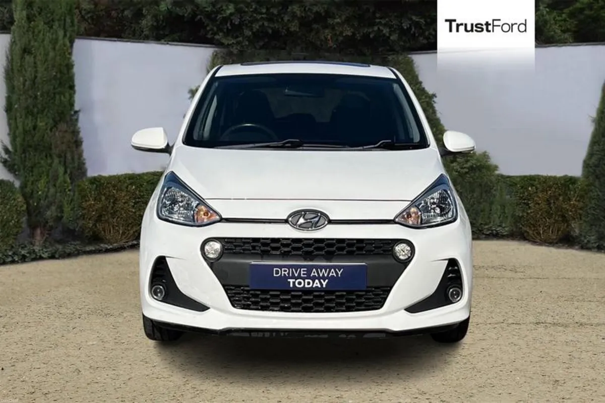 Hyundai i10 1.2 Premium SE 5dr- Heated Front Seats - Image 6