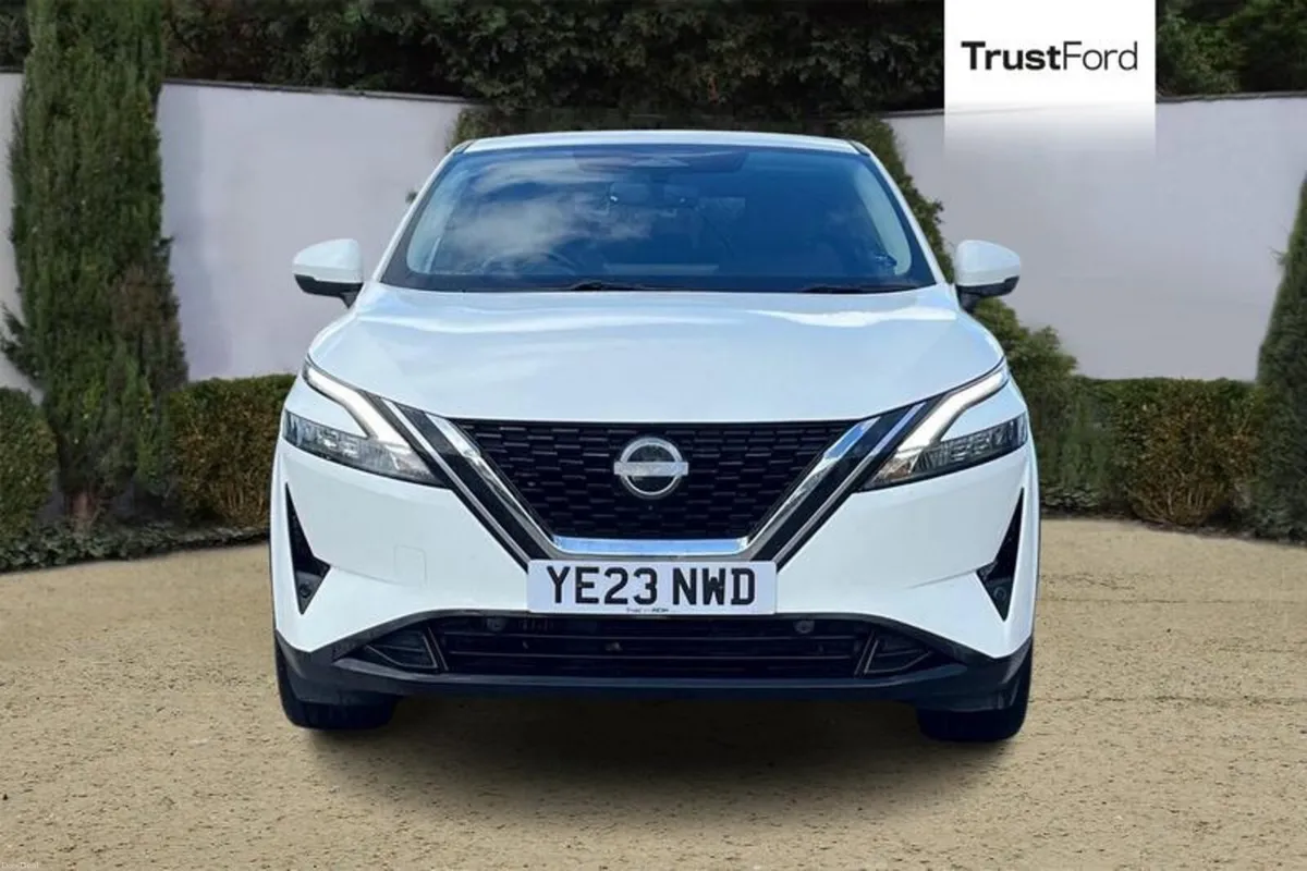 Nissan Qashqai 1.3 DiG-T MH 158 N-Connecta 5dr 4WD - Image 6