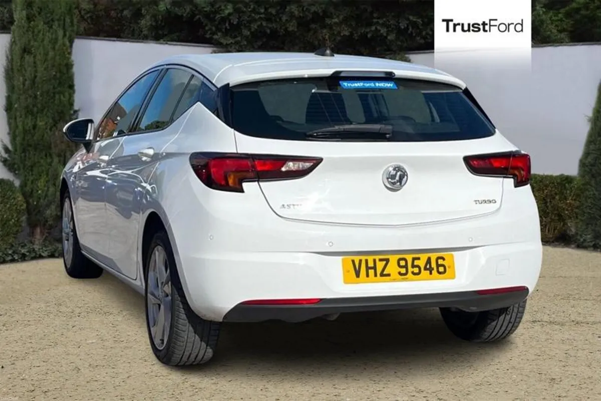 Vauxhall Astra 1.4T 16V 150 SRi 5dr - Image 2