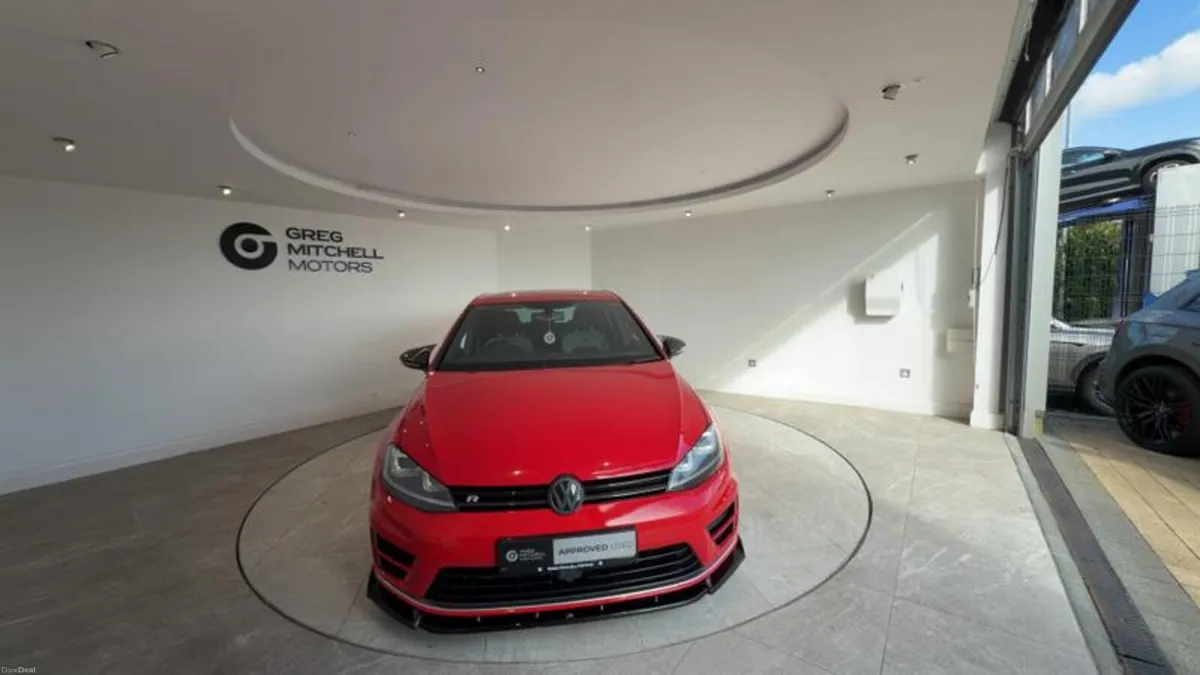 Volkswagen Golf 2.0 TSI R 5dr - Image 2