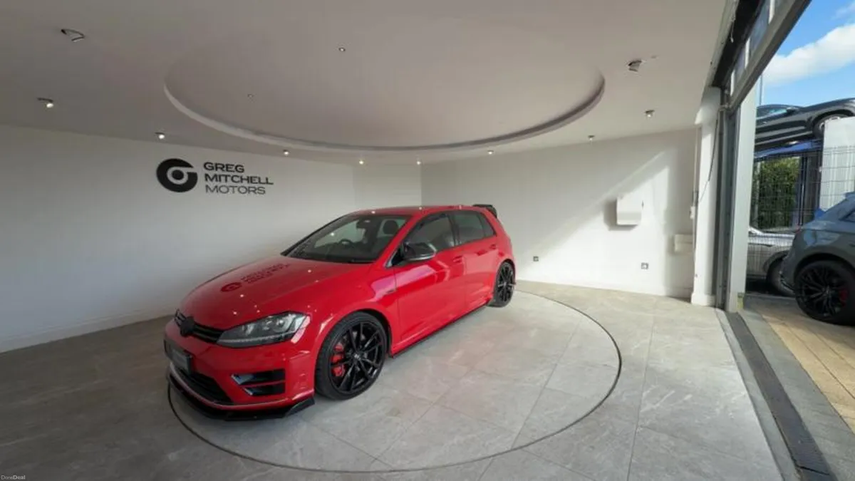 Volkswagen Golf 2.0 TSI R 5dr - Image 3