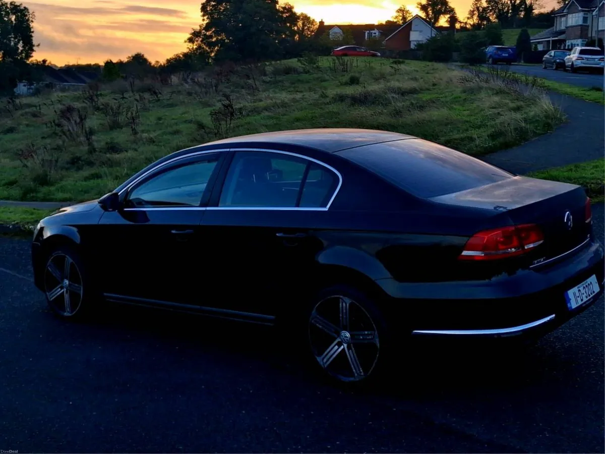 VW PASSAT 11 1.6 TDI BLACK - Image 3