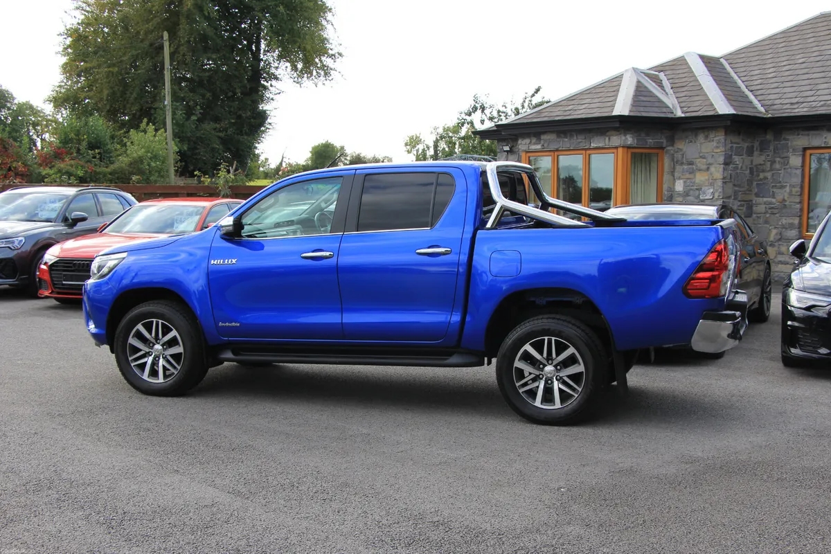 Hilux Invincible Auto * Low Kms - Image 6