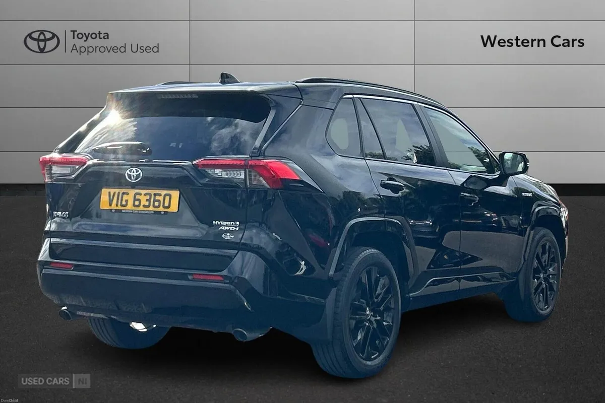 Toyota RAV4 2.5 VVT-h Black Edition CVT 4WD Euro 6 - Image 2