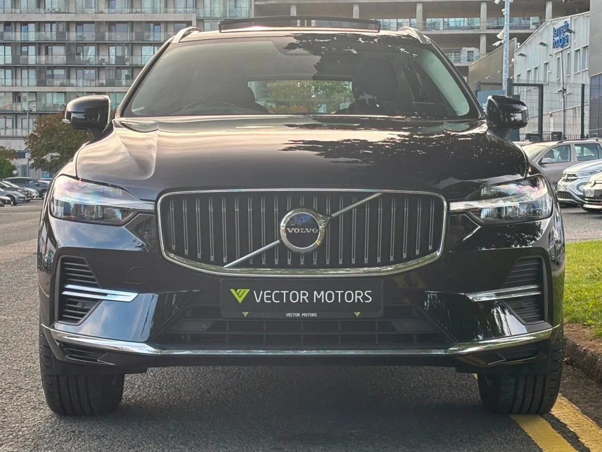 Volvo XC60 T6 Recharge AWD PHEV PAN ROOF - Image 5