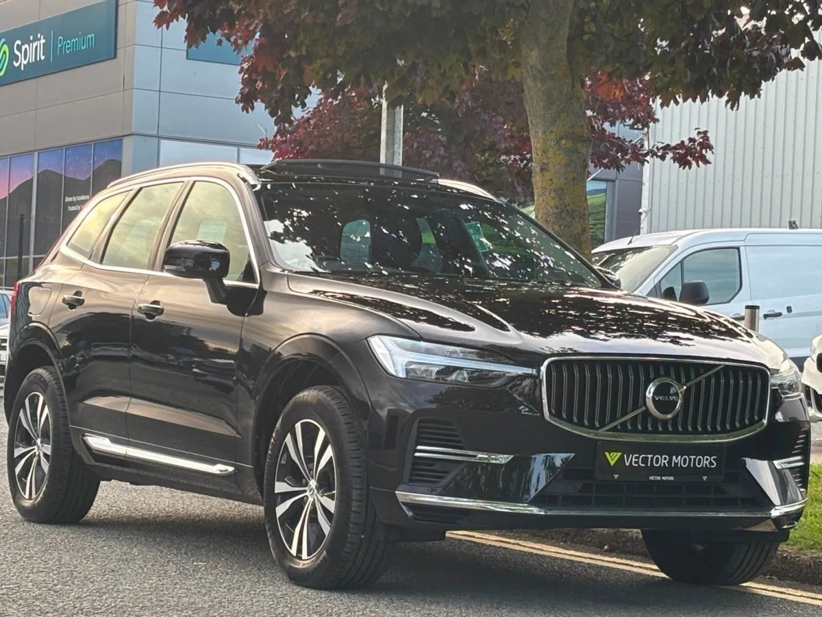 Volvo XC60 T6 Recharge AWD PHEV PAN ROOF - Image 1