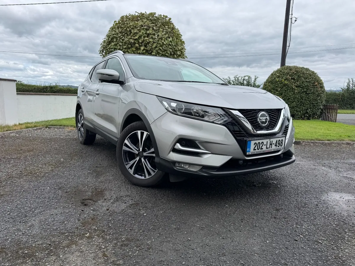 Nissan Qashqai 1.3 PET SV PREMIUM DCT *Pan Roof* - Image 4