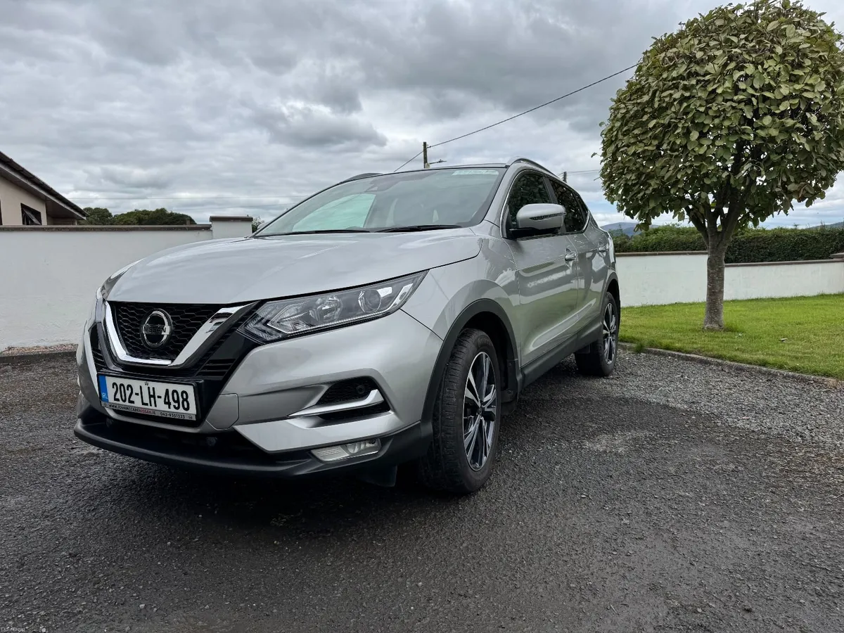 Nissan Qashqai 1.3 PET SV PREMIUM DCT *Pan Roof* - Image 6