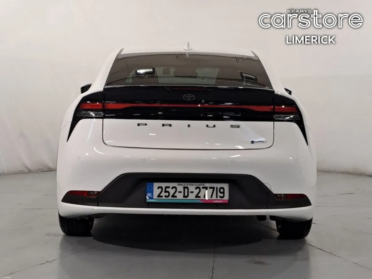 Toyota Prius HEV 1.8 5 Door - Image 4