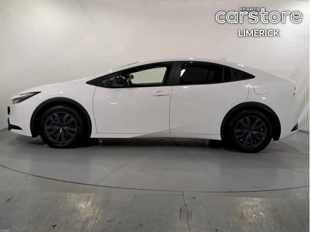 Toyota Prius HEV 1.8 5 Door - Image 6
