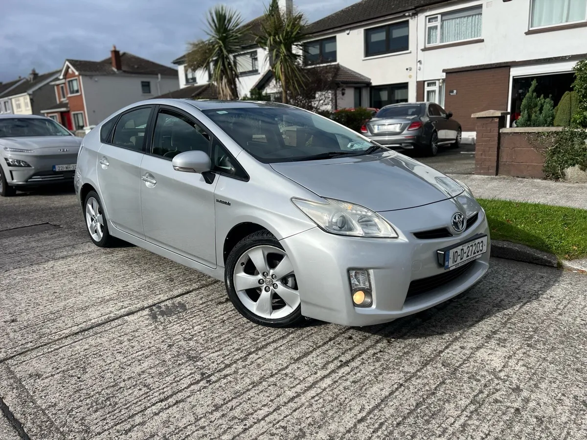 Toyota Prius 1.8 hybrid (low mileage) - Image 2