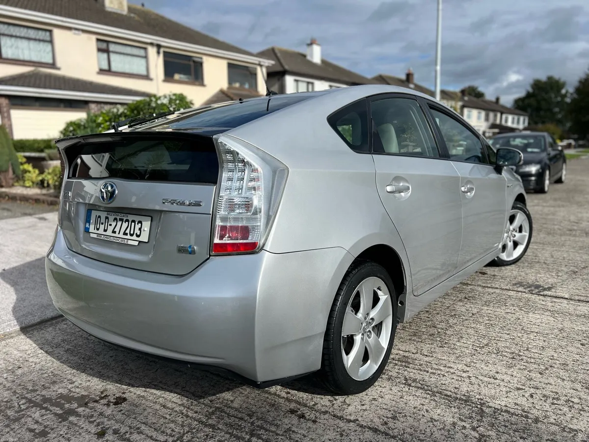 Toyota Prius 1.8 hybrid (low mileage) - Image 4
