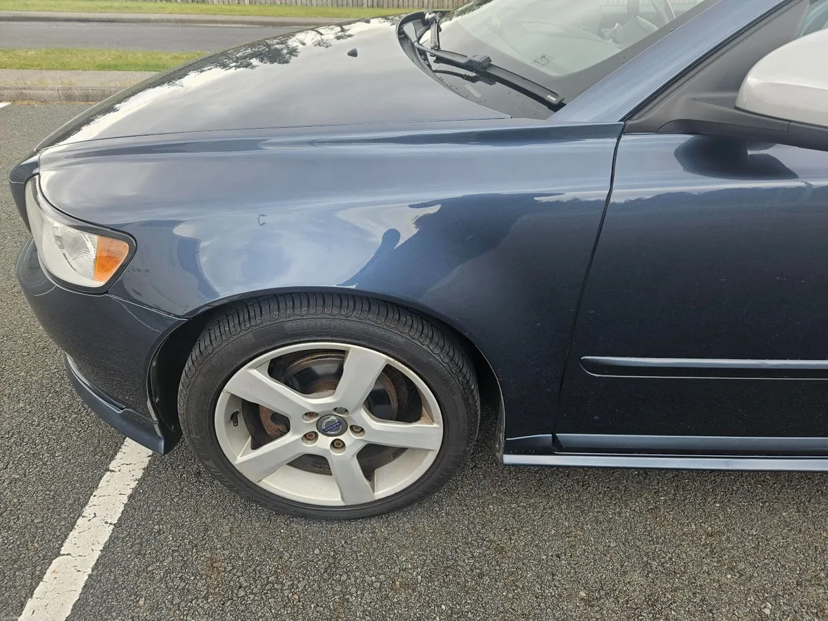 Volvo V50 1.6D D2 R Design 2011 - Image 3
