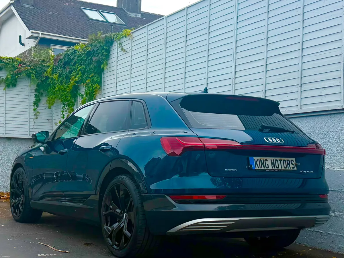 Audi e-tron 2022 TECHNIK 50 QUATTRO / 96% BATTERY - Image 6