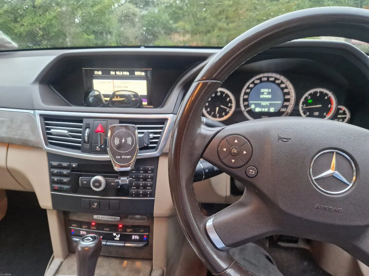 Mercedes Benz E Class - Image 6
