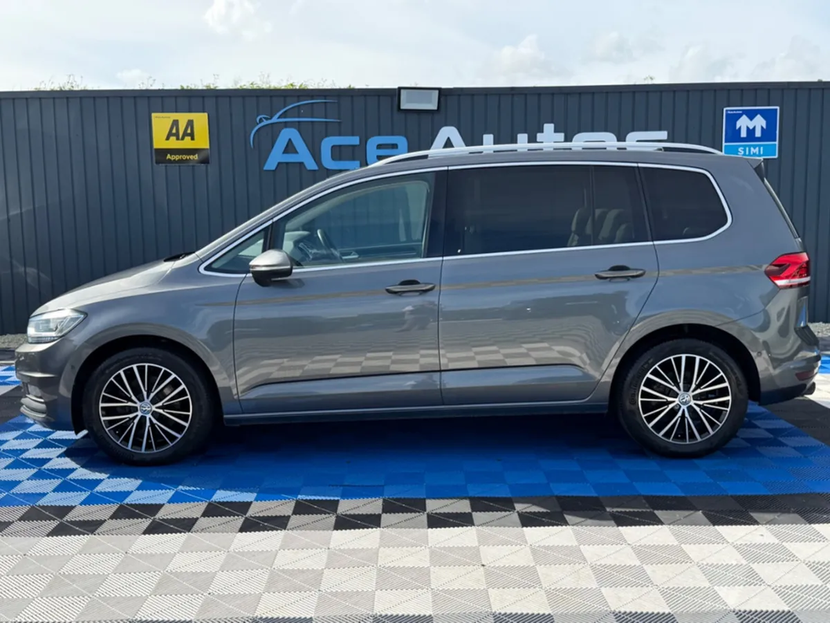 Volkswagen Touran HIGHLINE PREMIUM - 2.0L DIESEL - - Image 4