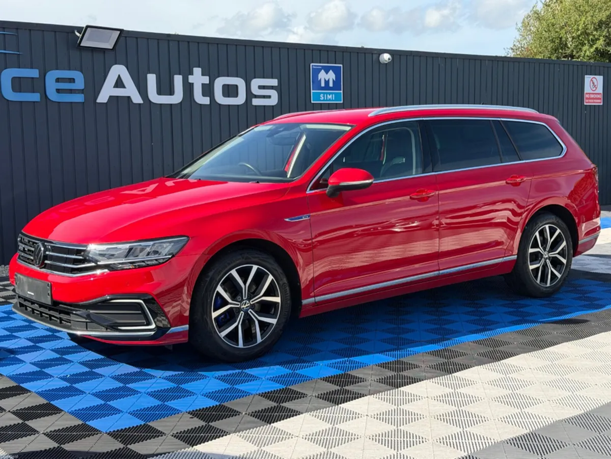 Volkswagen Passat GTE - 1.4L PETROL PLUG IN HYBRID - Image 3