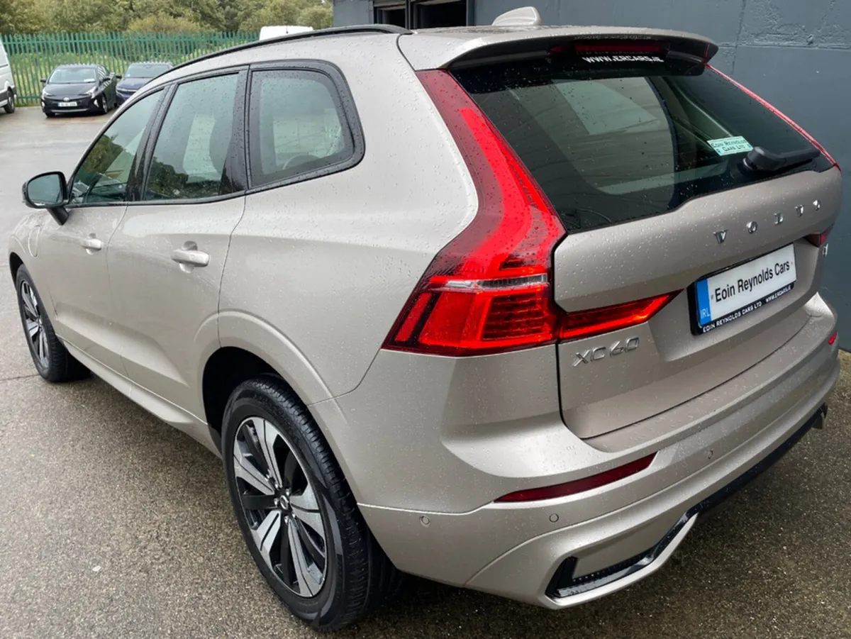 Volvo XC60 T6 PHEV PLUS DARK AWD AS NEW!! - Image 5