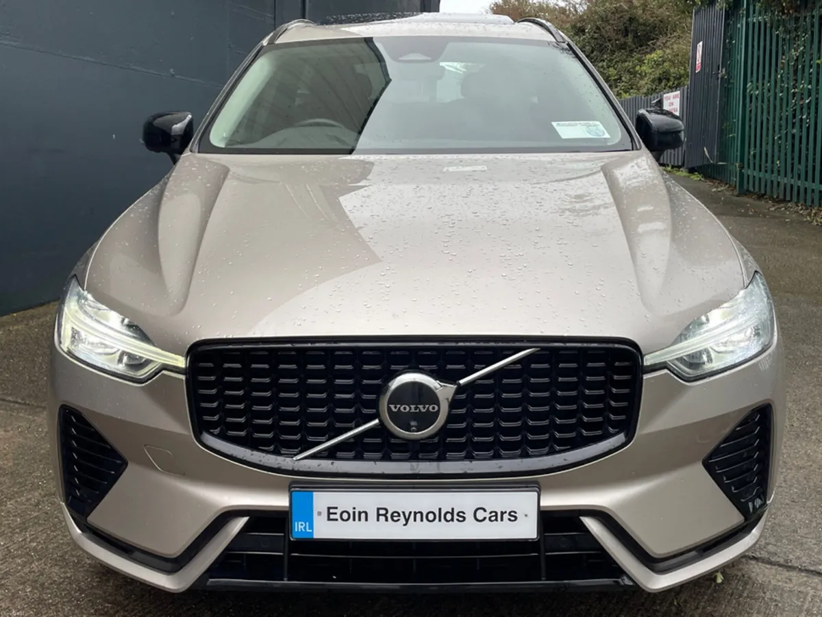 Volvo XC60 T6 PHEV PLUS DARK AWD AS NEW!! - Image 3