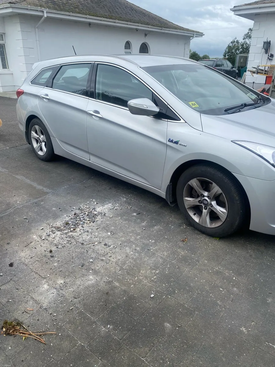 Car - Image 2