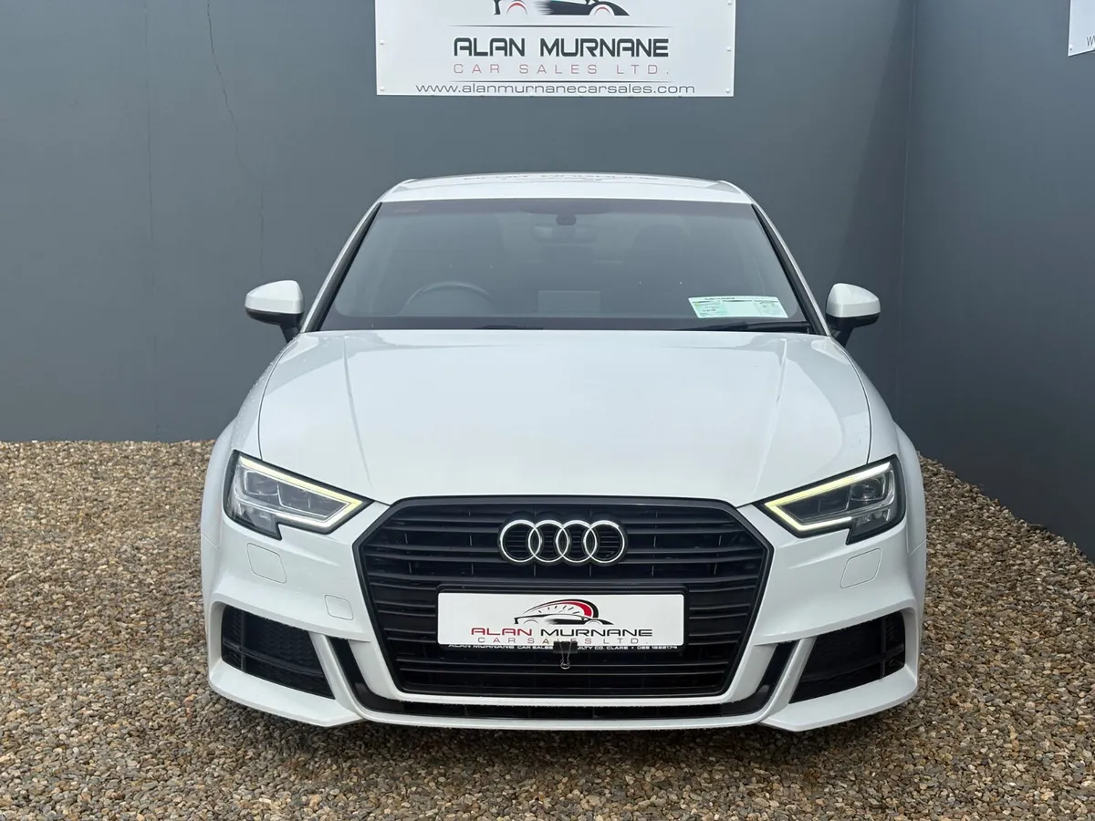 AUDI A3 S-LINE BLACK EDITION 1.6 TDI  2018 - Image 5