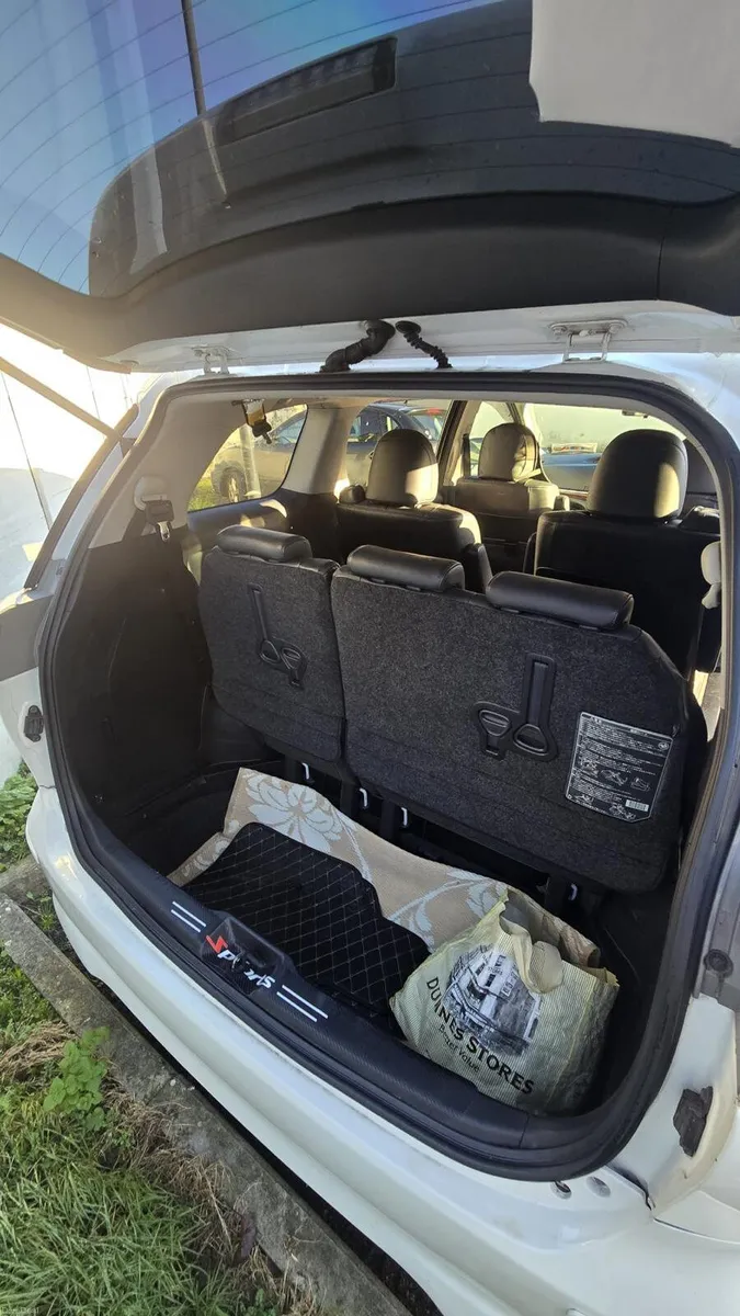 Toyota Estima 2012 - Image 4
