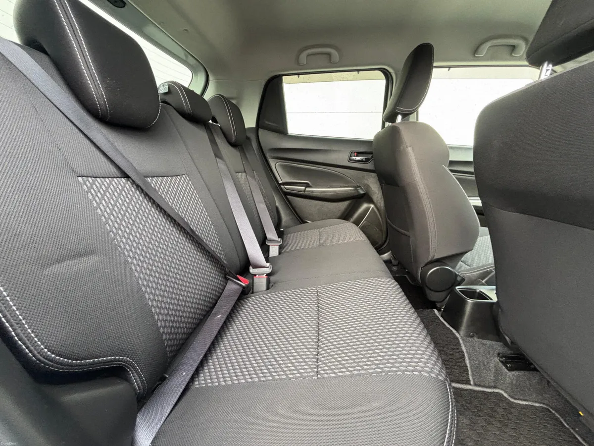 2017 SUZUKI SWIFT - Image 5