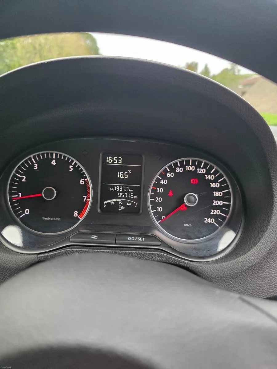 Volkswagen Polo 2011 - Image 3