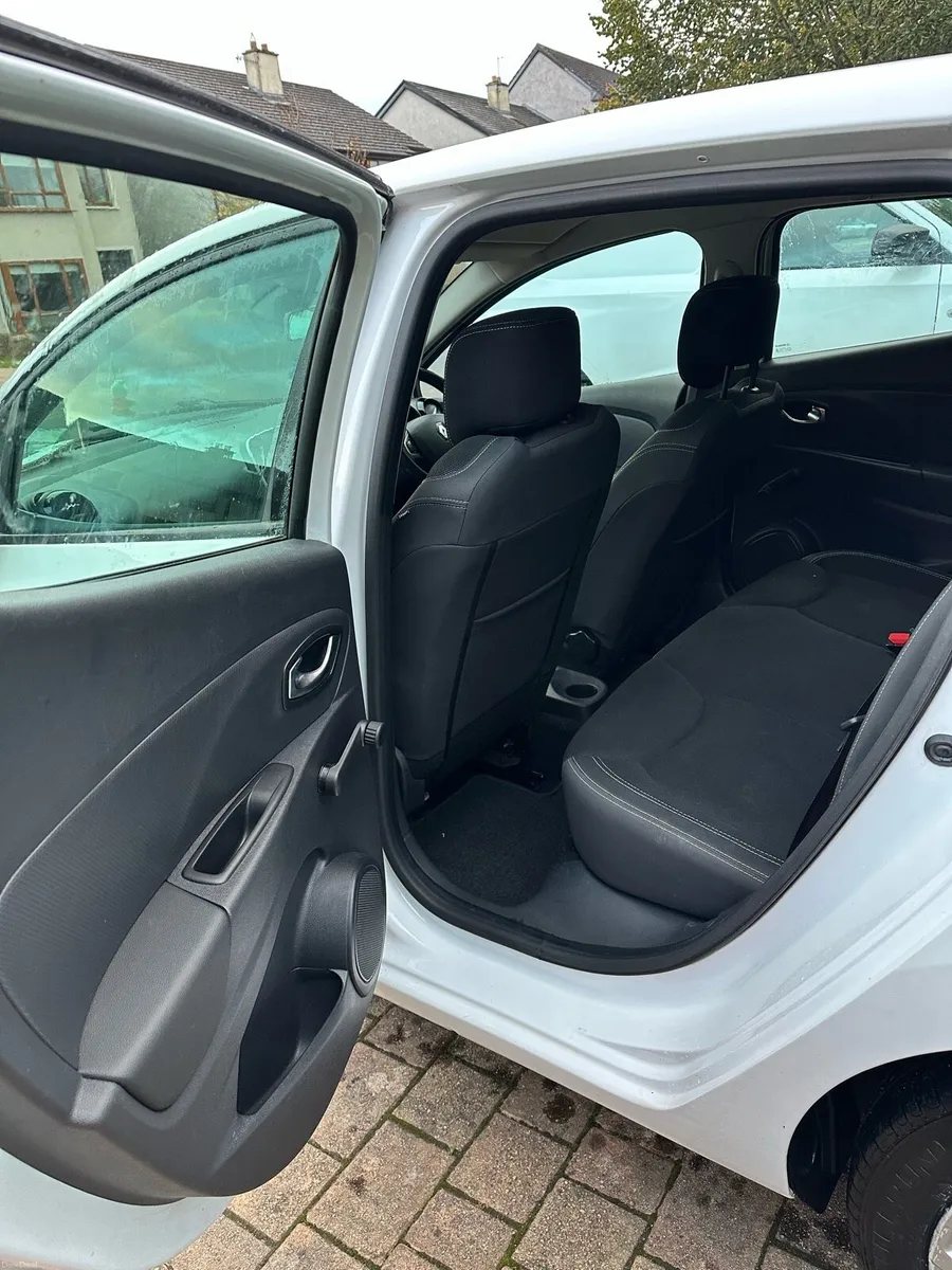 171 Renault Clio Diesel - Image 5