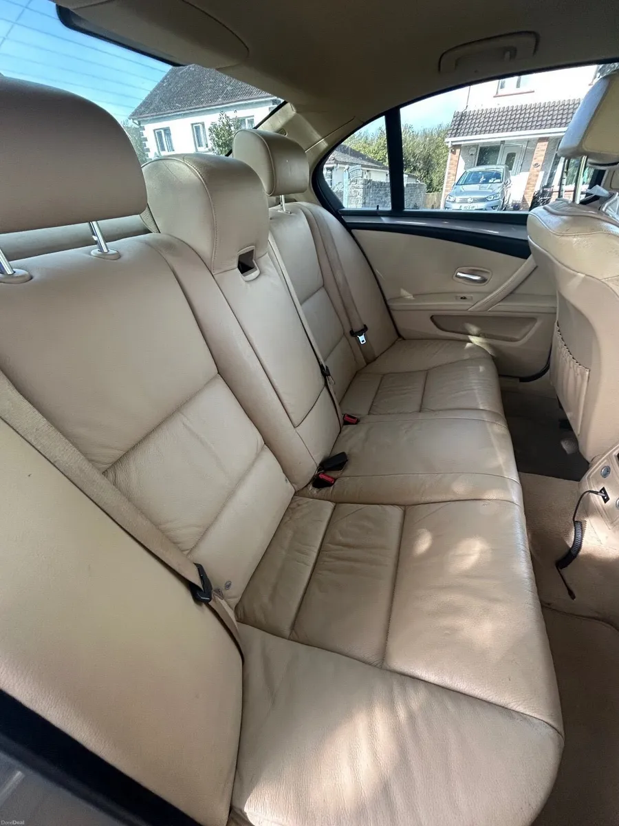 BMW 5-Series 2008 - Image 2