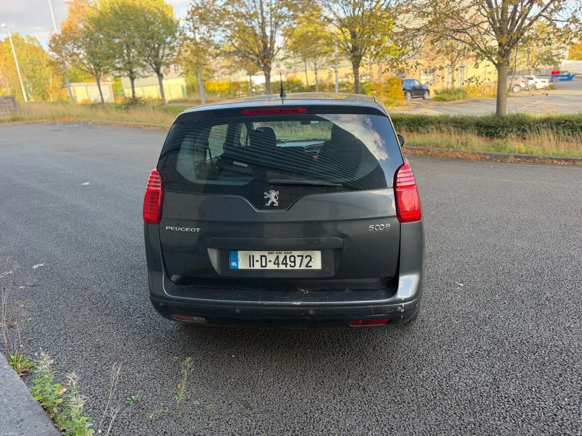 Peugeot 5008 low mileage - Image 5
