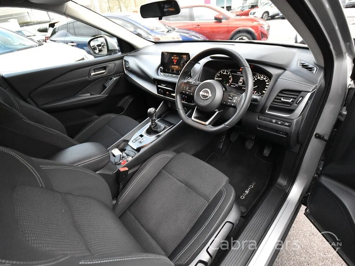 Nissan Qashqai 1.3 Hybrid SV - Image 6
