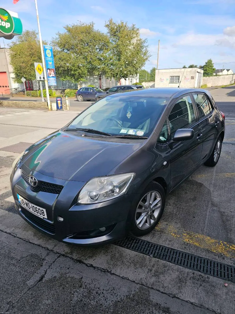 2009 Toyota Auris D4D - Image 1