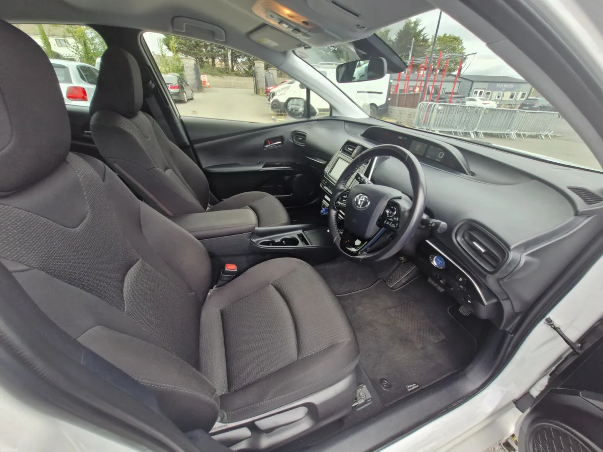 2021 Toyota Prius 1.8L Automatic Hybrid Low Miles - Image 6