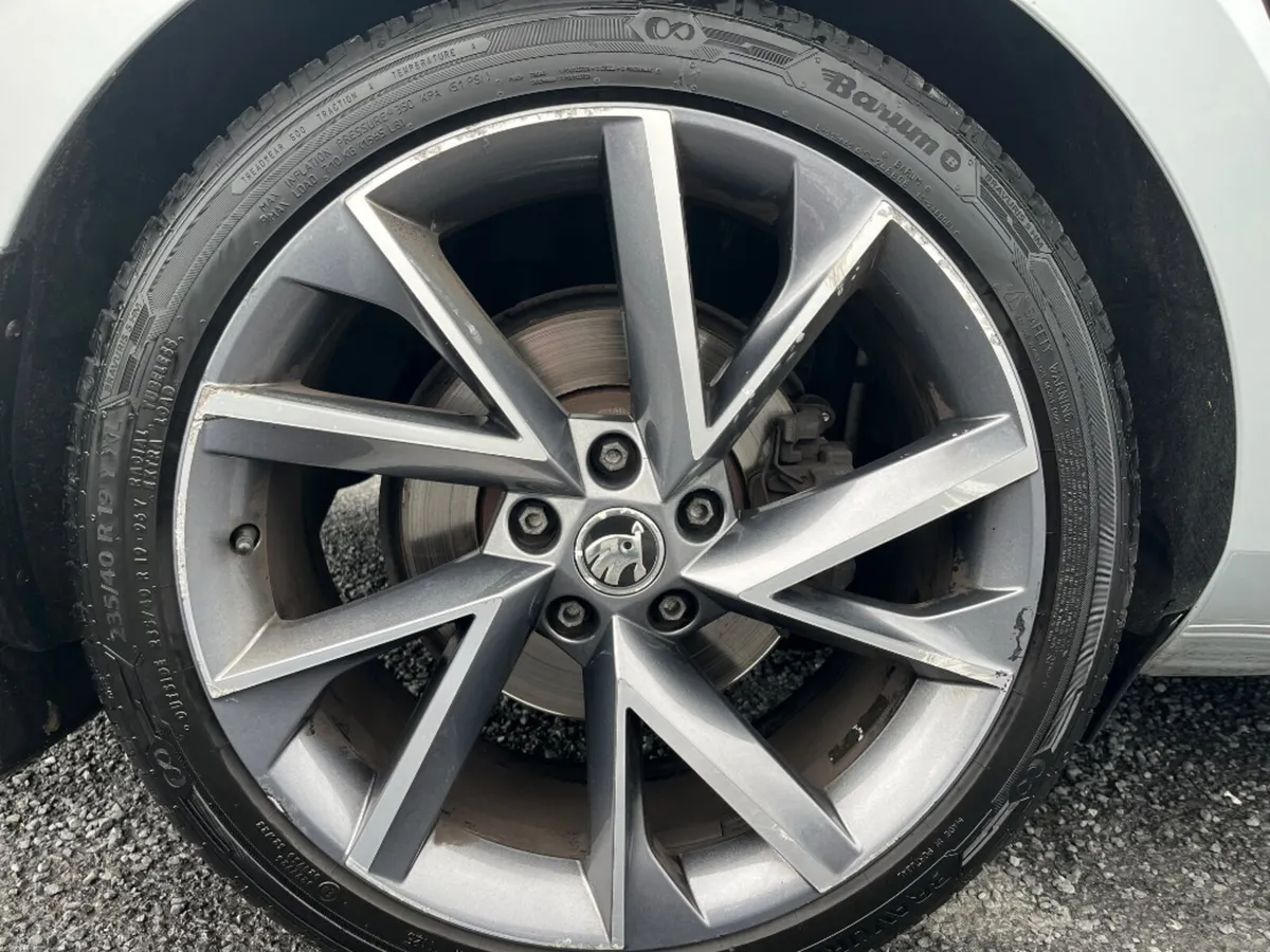 Skoda Superb SPORTLINE 2.0tdi 150HP 5DR - Image 4