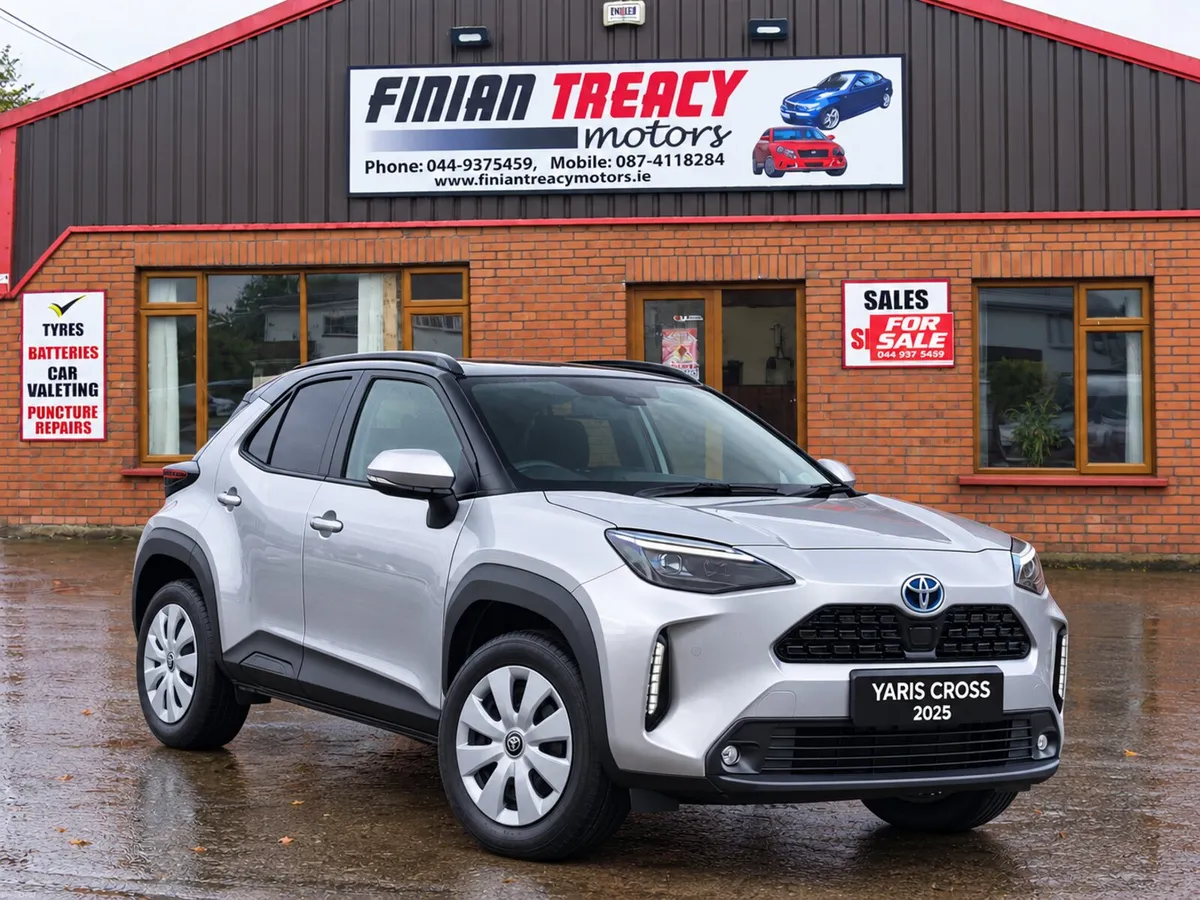 2025  Yaris Cross Hybrid Auto - Image 1