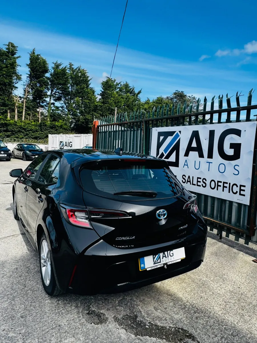 Toyota Corolla 1.8 HYBRID ICON TECH HEV CVT - Image 6