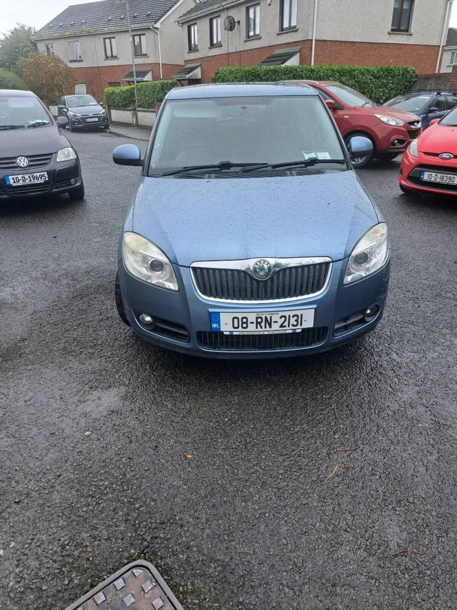 Skoda Fabia Ambiente 1.6 AUTOMATIC - Image 1