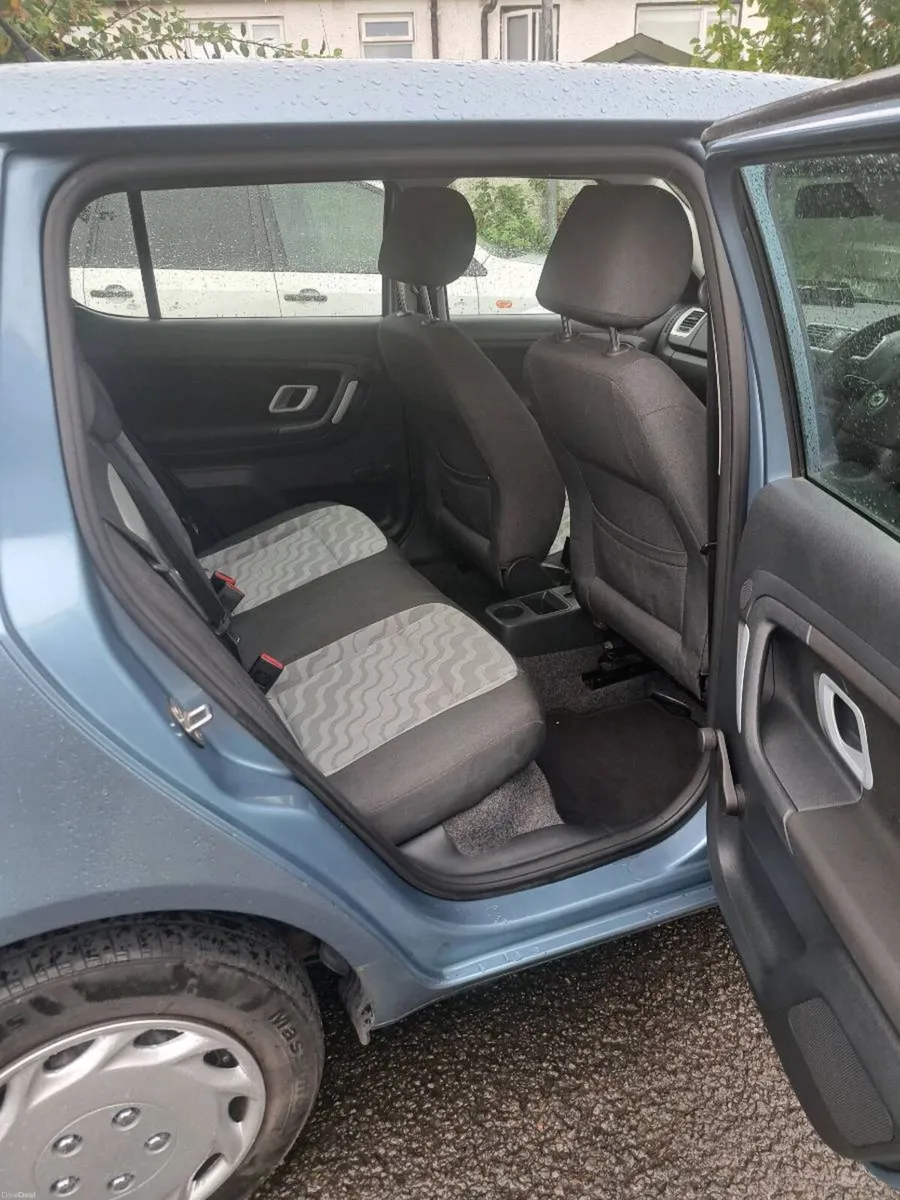 Skoda Fabia Ambiente 1.6 AUTOMATIC - Image 5