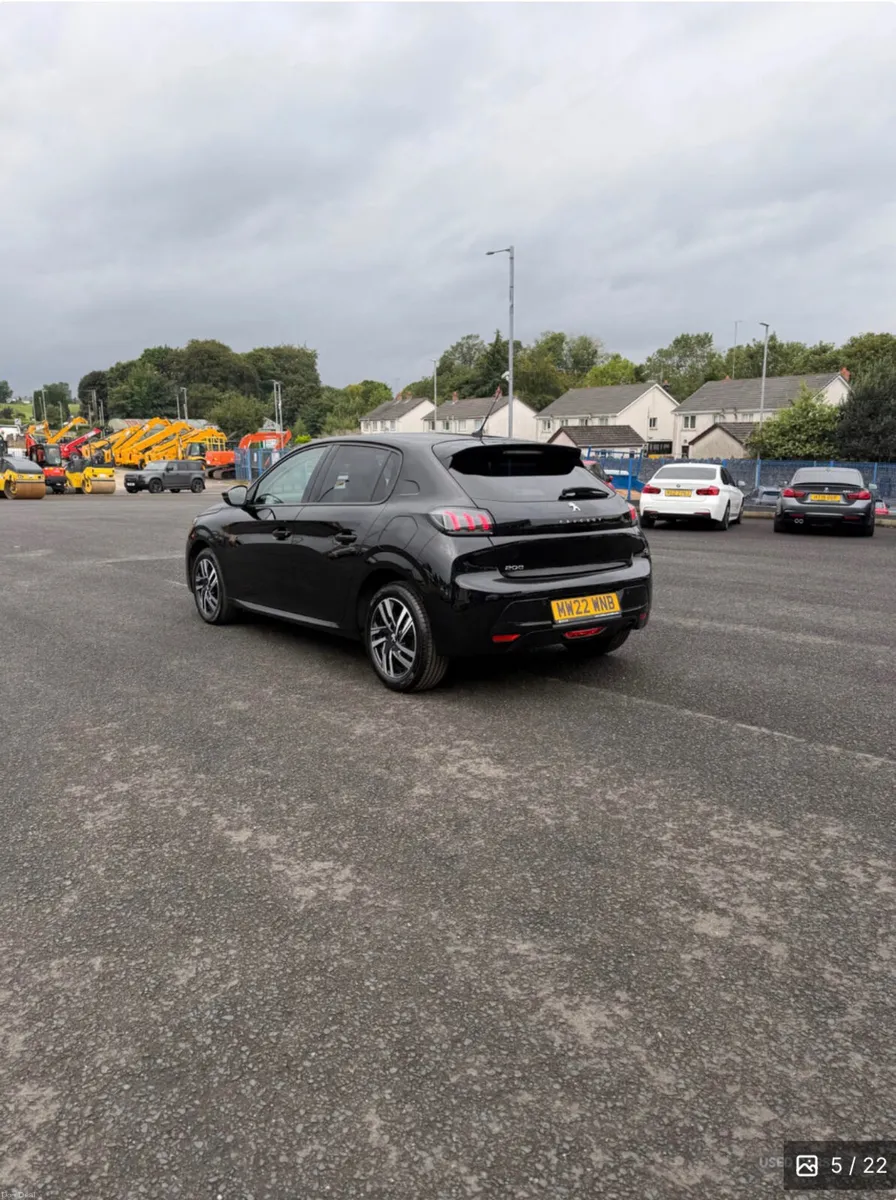 2022 Peugeot 208 1.5 BlueHDi 100 Allure Premium - Image 4